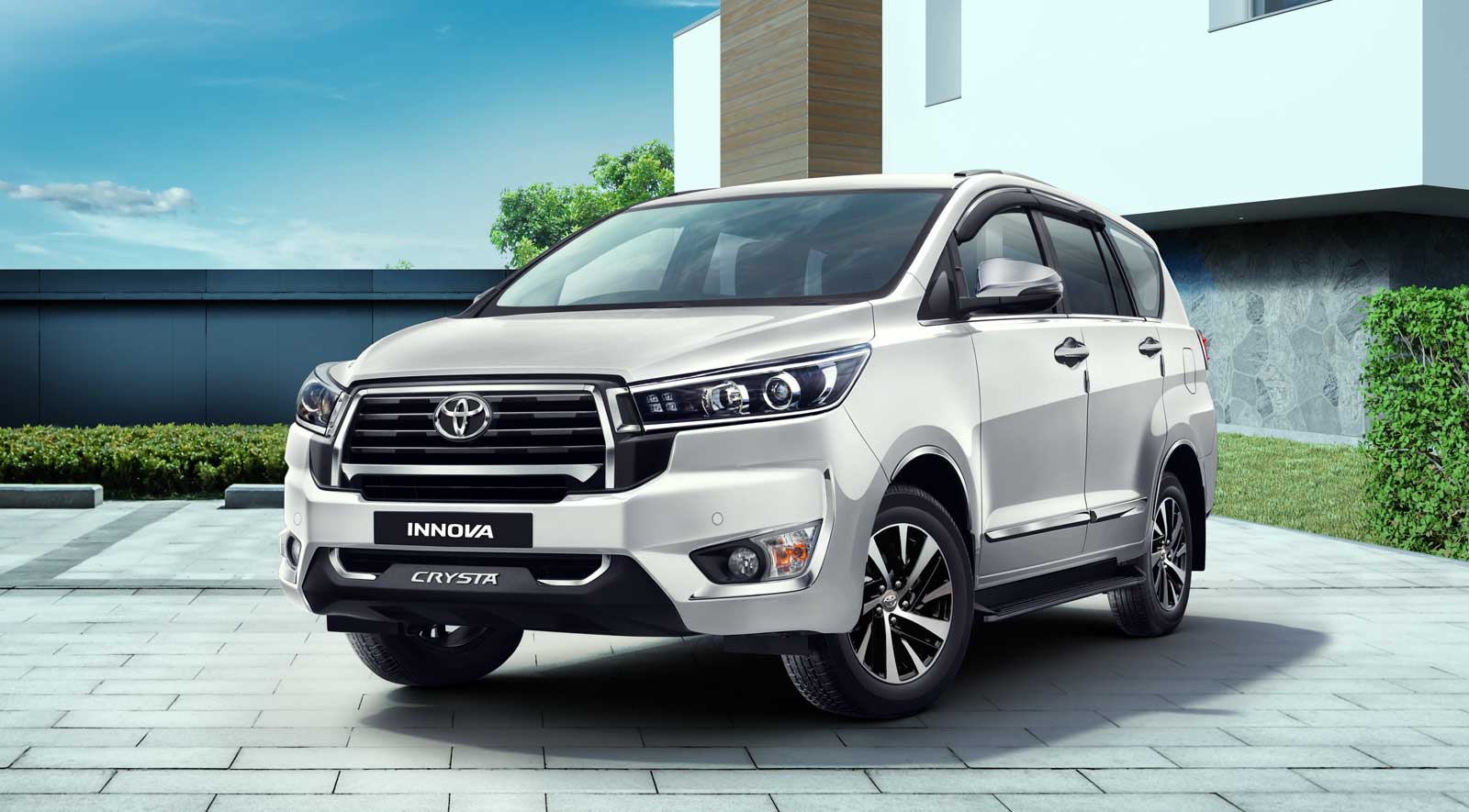 Discover the New Toyota Innova Crysta GX+, A Blend of Luxury, Power, and Versatility